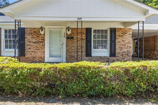 Building Photo - 309 Kenwood Dr