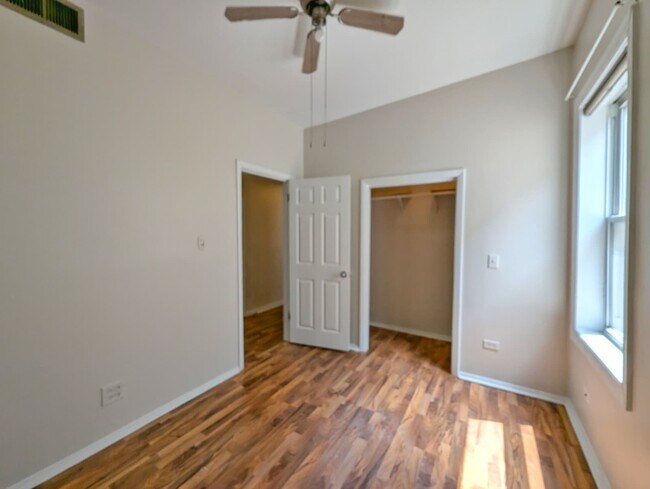 Building Photo - 1825 N Kedzie Ave