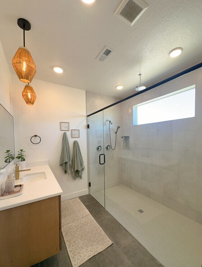 Building Photo - 5741 S Russet Sun Dr