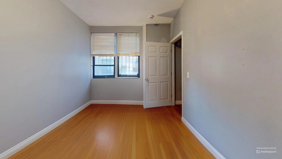 Building Photo - 330 E St