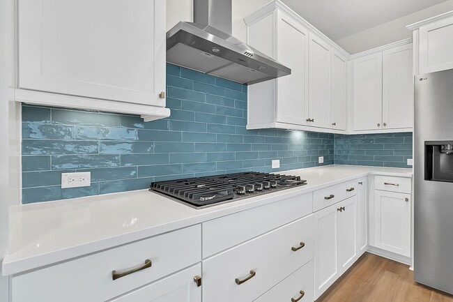 Building Photo - Must see 3 bedroom, 2.5 bath Home in Midto...