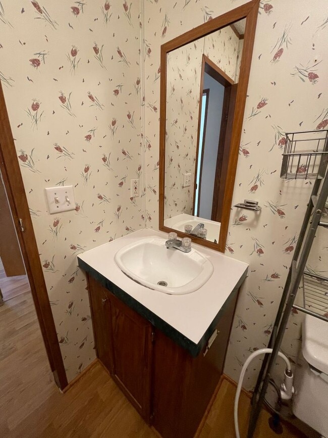 Building Photo - 3 BR, 2 BA doublewide in Pikeville!