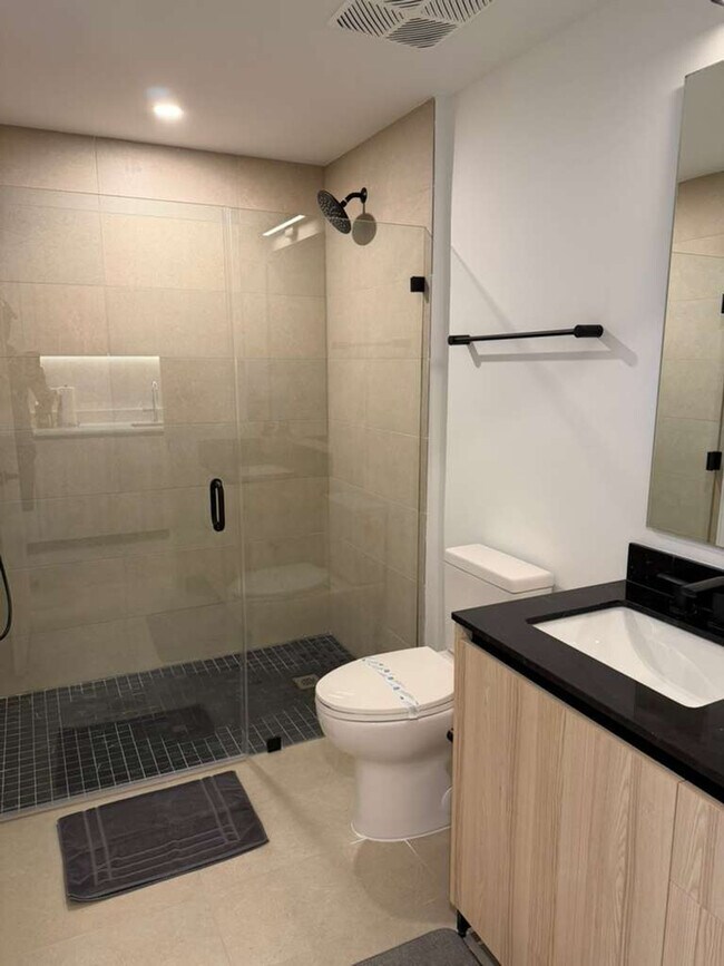 Building Photo - 225 N Miami Ave