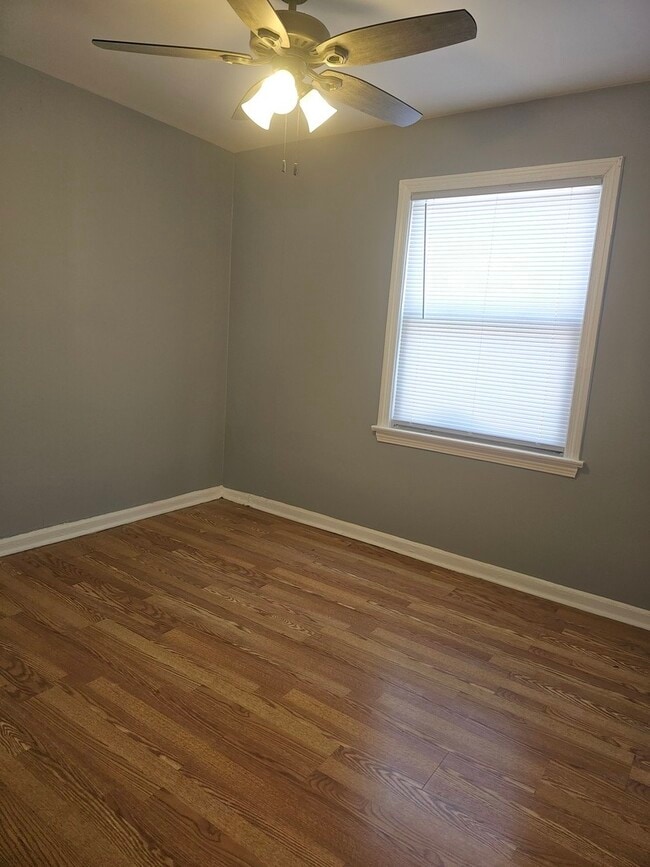 Building Photo - 7630 S Jeffery Blvd