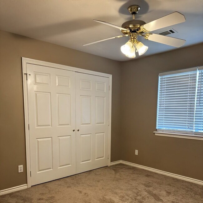 Building Photo - 1014 Sun Meadow Ct