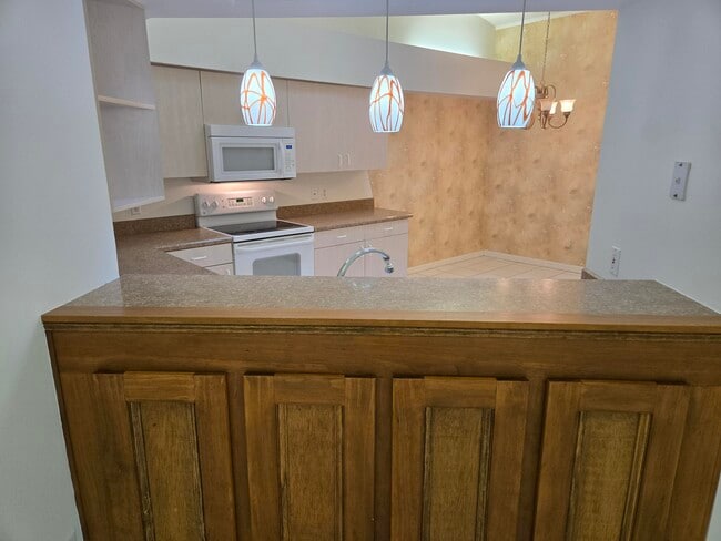 Building Photo - 4234 SE Home Way