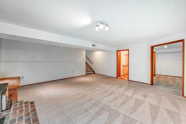 Building Photo - Great Home Tucked Away in Mirrormont on Tiger Mountain