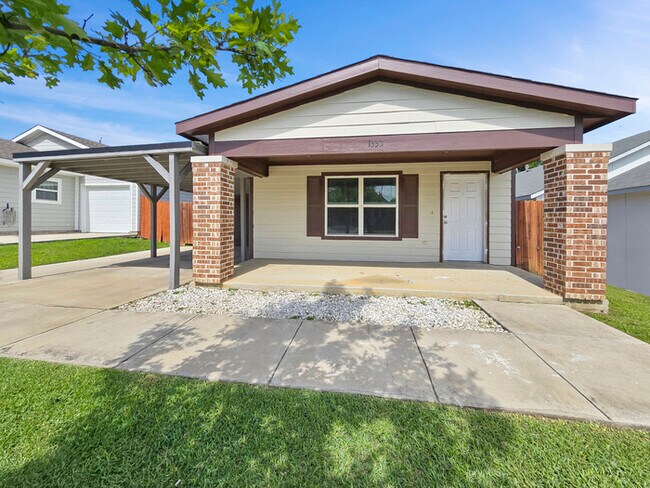 Building Photo - 1332 Dreiss St