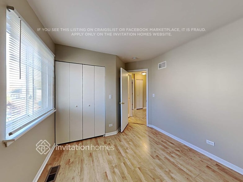 Building Photo - 1323 Locust Ct