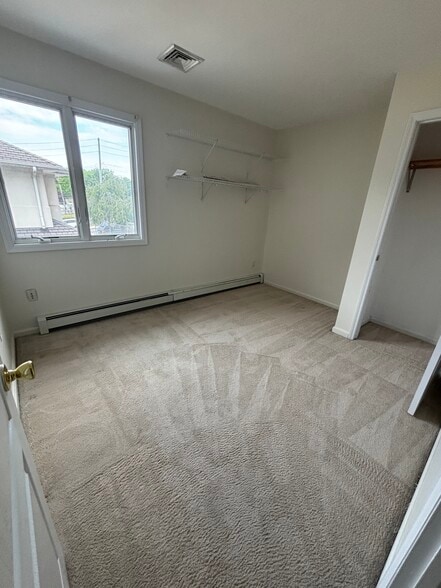 Building Photo - 970 Bard Ave