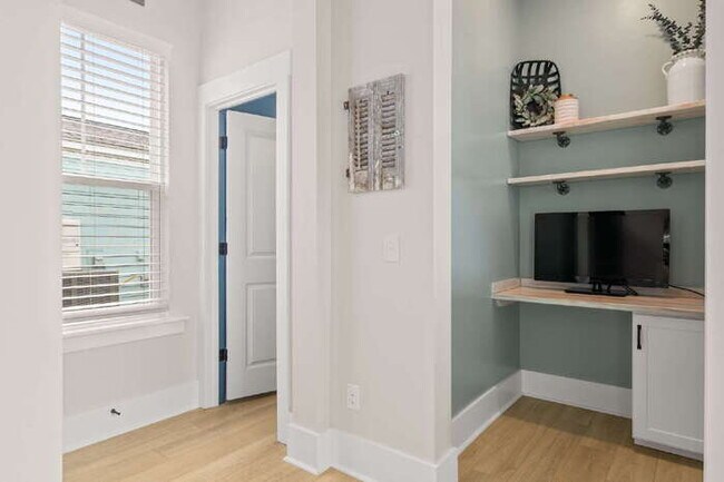 Building Photo - 115 Winding Branch Dr