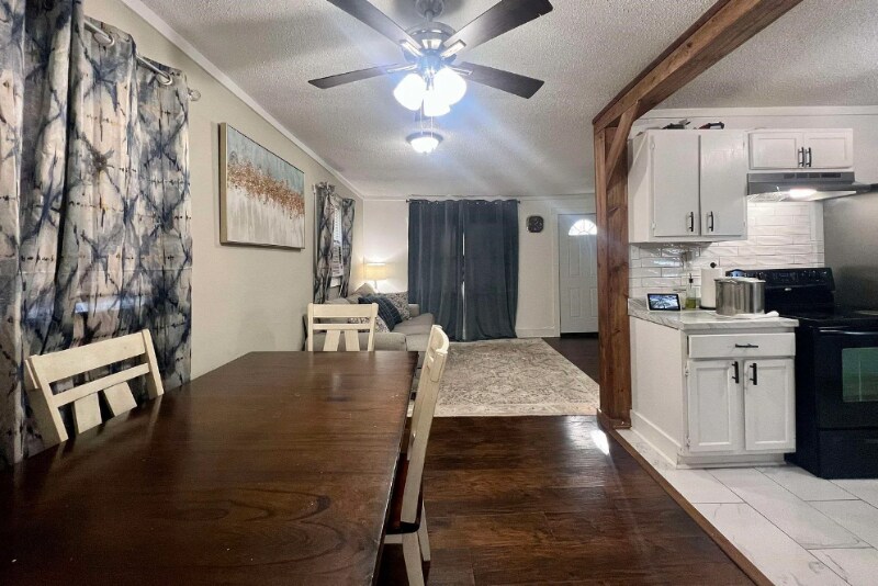 Building Photo - 847 Marianna St