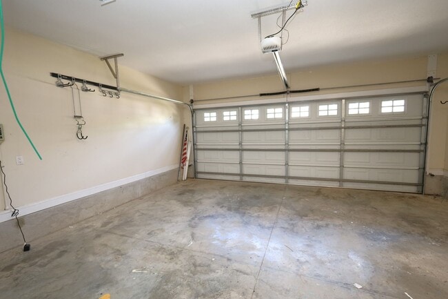 Building Photo - 4338 Kenilworth Cir