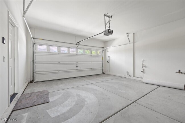 Building Photo - 9353 Grand Reve St