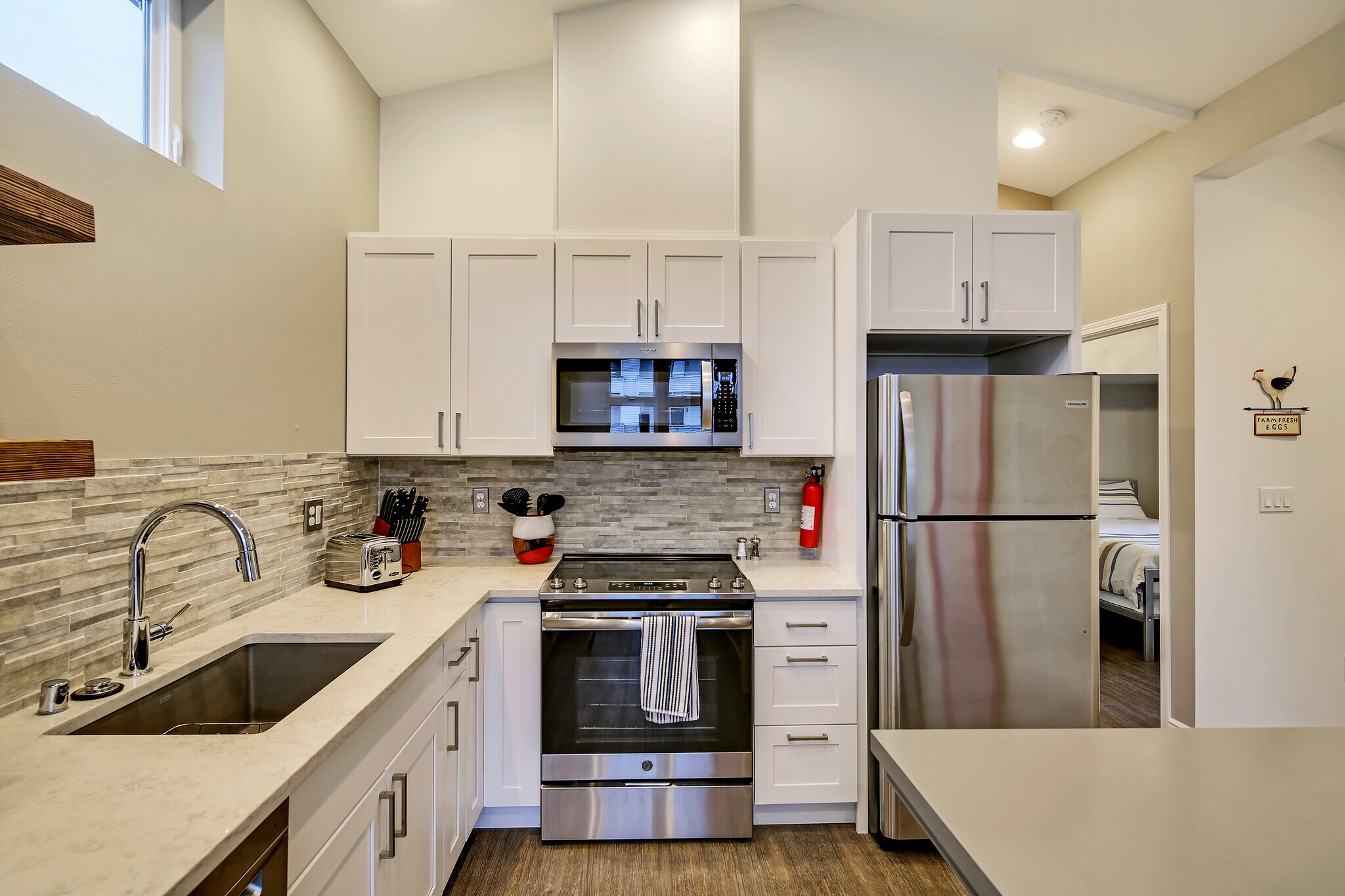 Kitchen - 2732 44th Ave SW