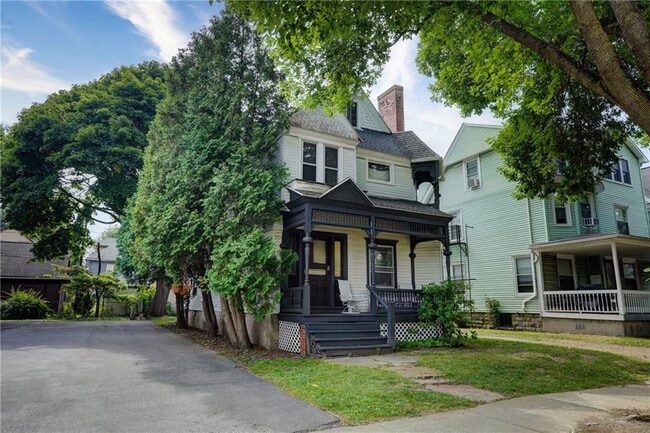 Building Photo - 500 Oxford St