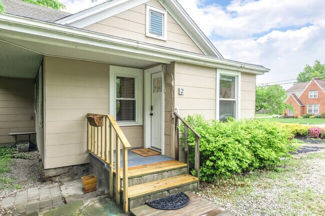 Building Photo - 3175 Rocky River Dr