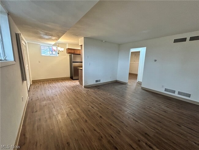 Building Photo - 94 View St