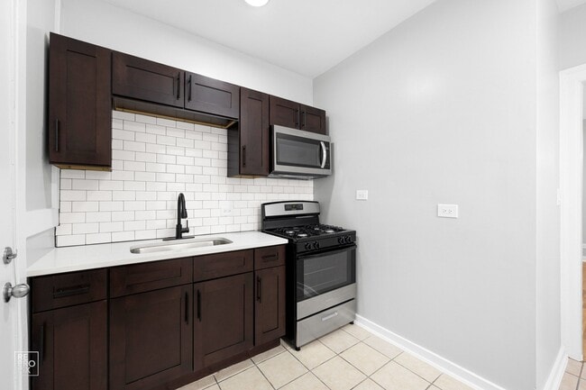 Building Photo - 4720 S Drexel