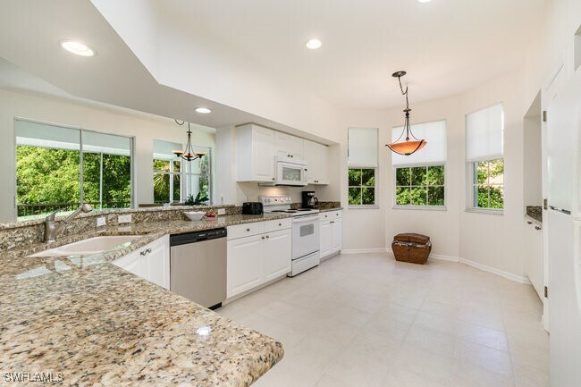 Building Photo - 9021 Las Maderas Dr