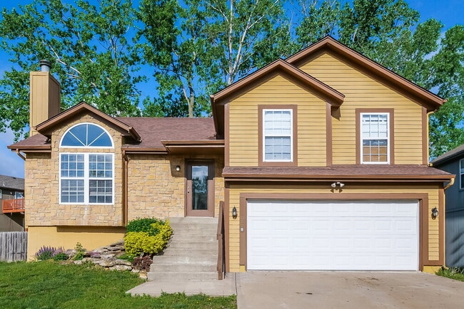 Building Photo - 11196 S Penrose St