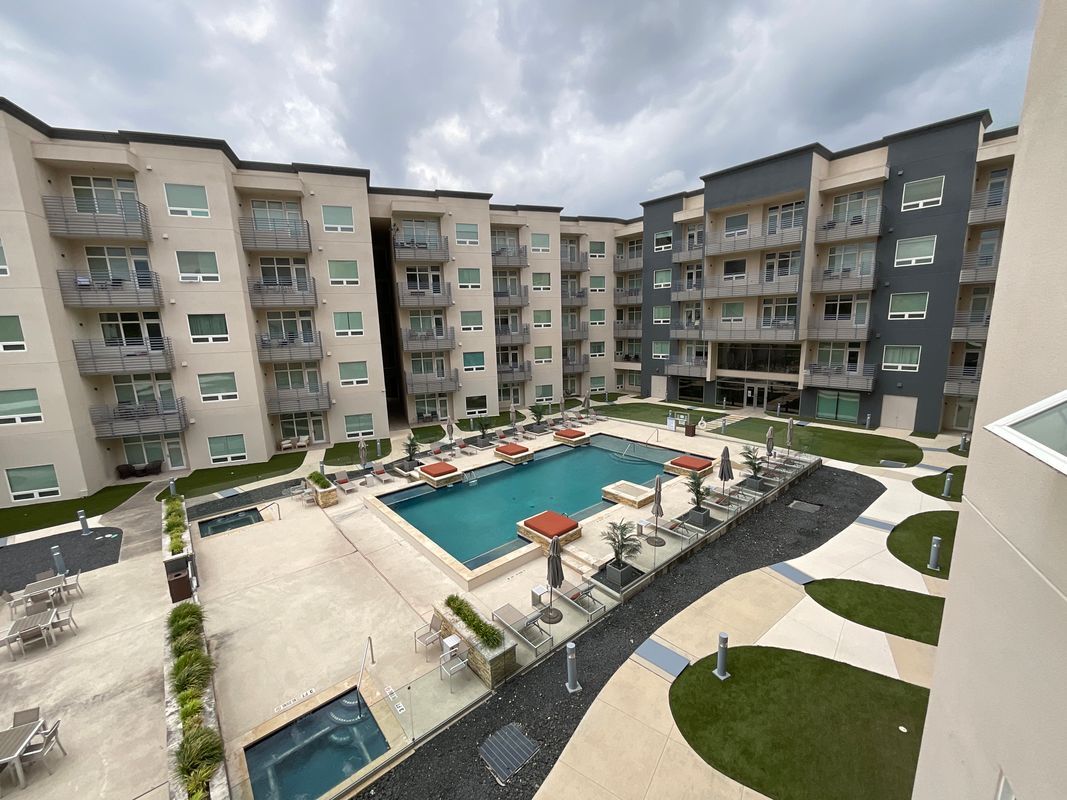 Building Photo - 17902 La Cantera Pkwy