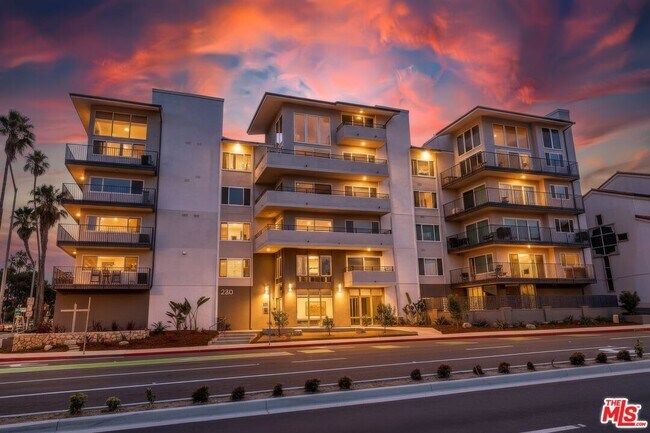 Building Photo - 230 S Catalina Ave