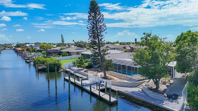 Building Photo - 6531 Santiago Ct