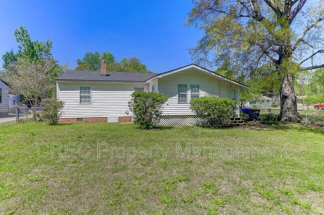 Building Photo - 2401 Eagle Dr