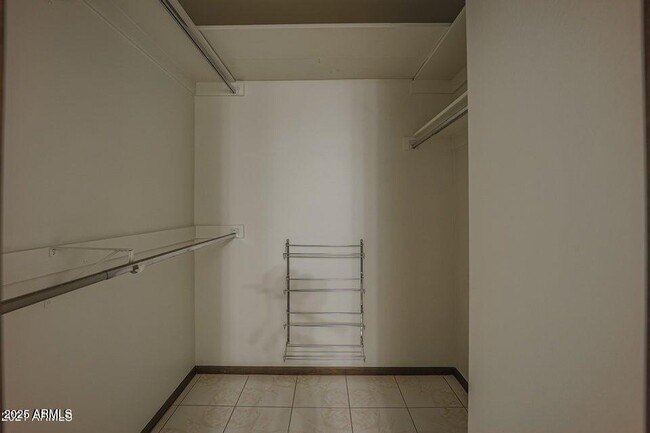 Building Photo - 13135 W Castlebar Dr