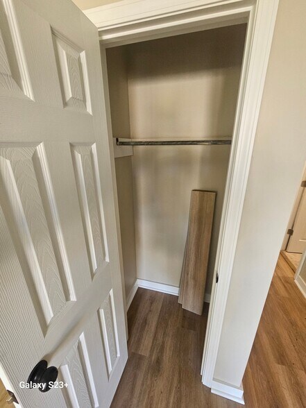 Building Photo - 13 Acme St