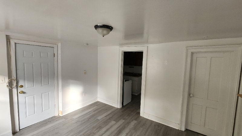 Building Photo - 52 Clinton St