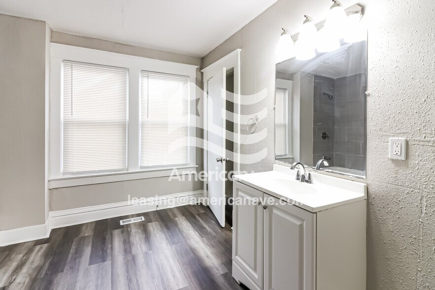 Building Photo - 4928 Walrond Ave