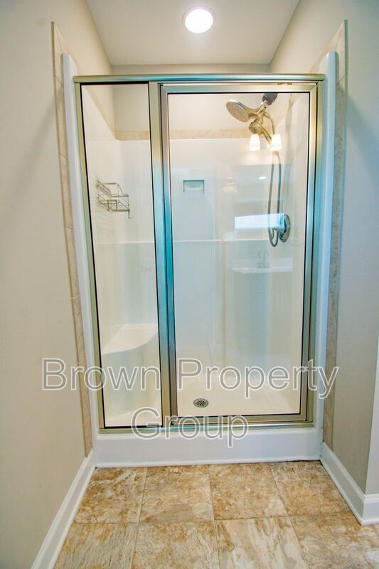 Building Photo - 2220 Oldenburg Ln