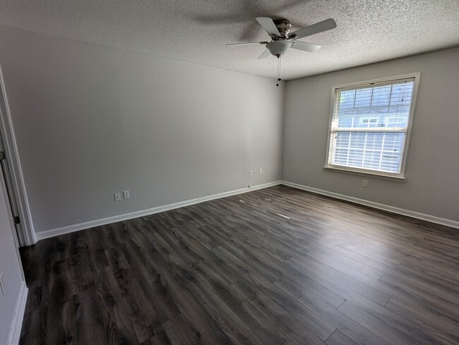 Building Photo - 806 Pelham Square Way