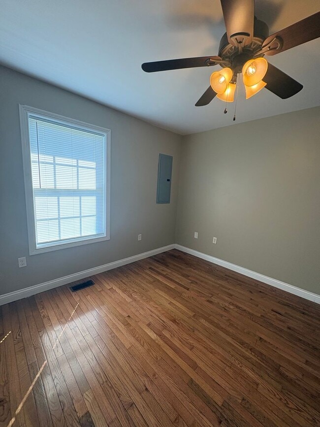 Building Photo - Charming 2BR/2BA Duplex in Mount Sterling –Washer/Dryer Included!