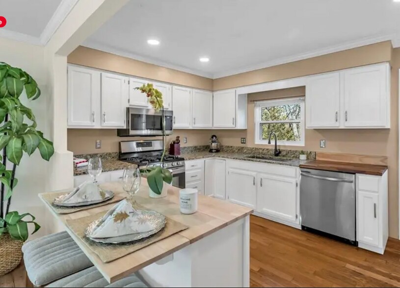 Building Photo - 5003 Knox Ave