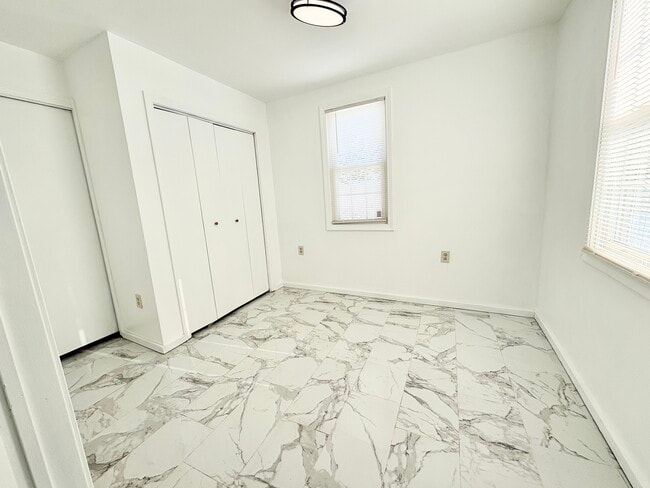 Building Photo - 14 Hackmatack St