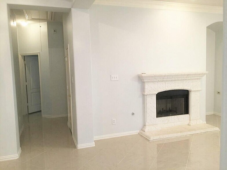 Building Photo - 2604 Hidden Creek Dr