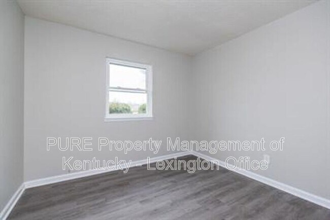 Building Photo - 1512 Shelburn Ct