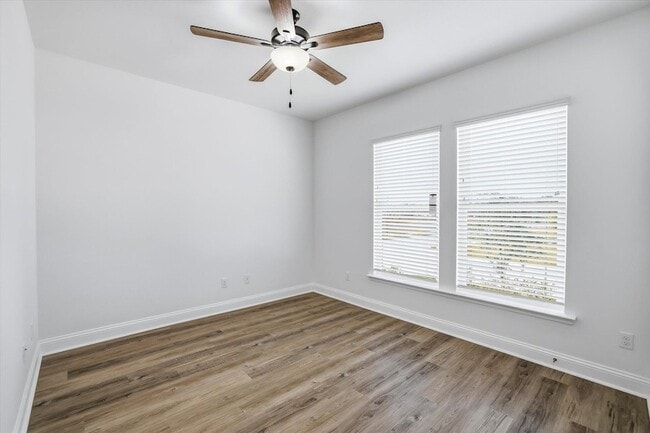 Building Photo - 201 Ursaline St