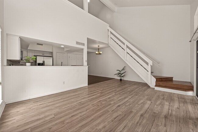 Building Photo - 180 April Point Dr S