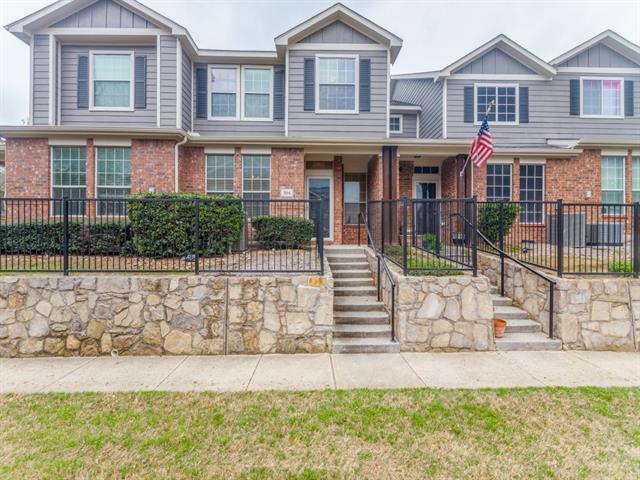 Building Photo - 2324 Stoneleigh Pl