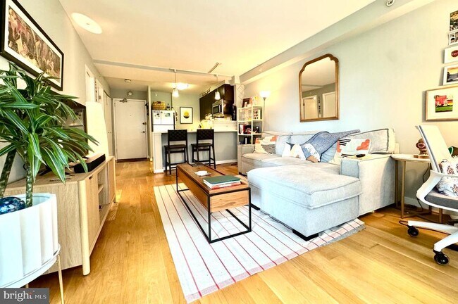 Building Photo - 1101 3rd St SW