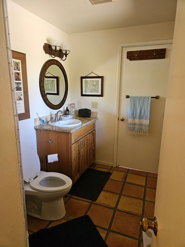 Building Photo - 1 Bedroom 1 Bathroom attached apartment wi...