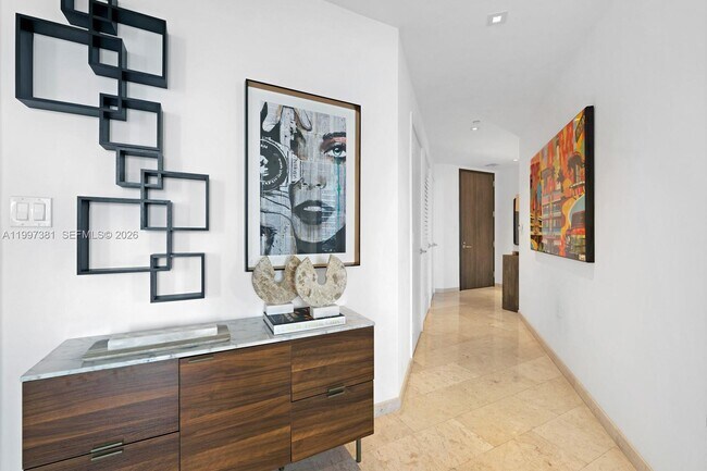 Building Photo - 88 SW 7th St