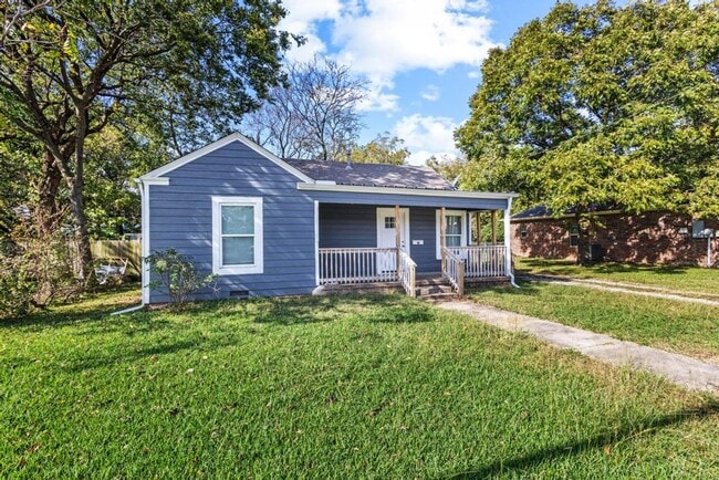 Building Photo - 1708 N Woods St