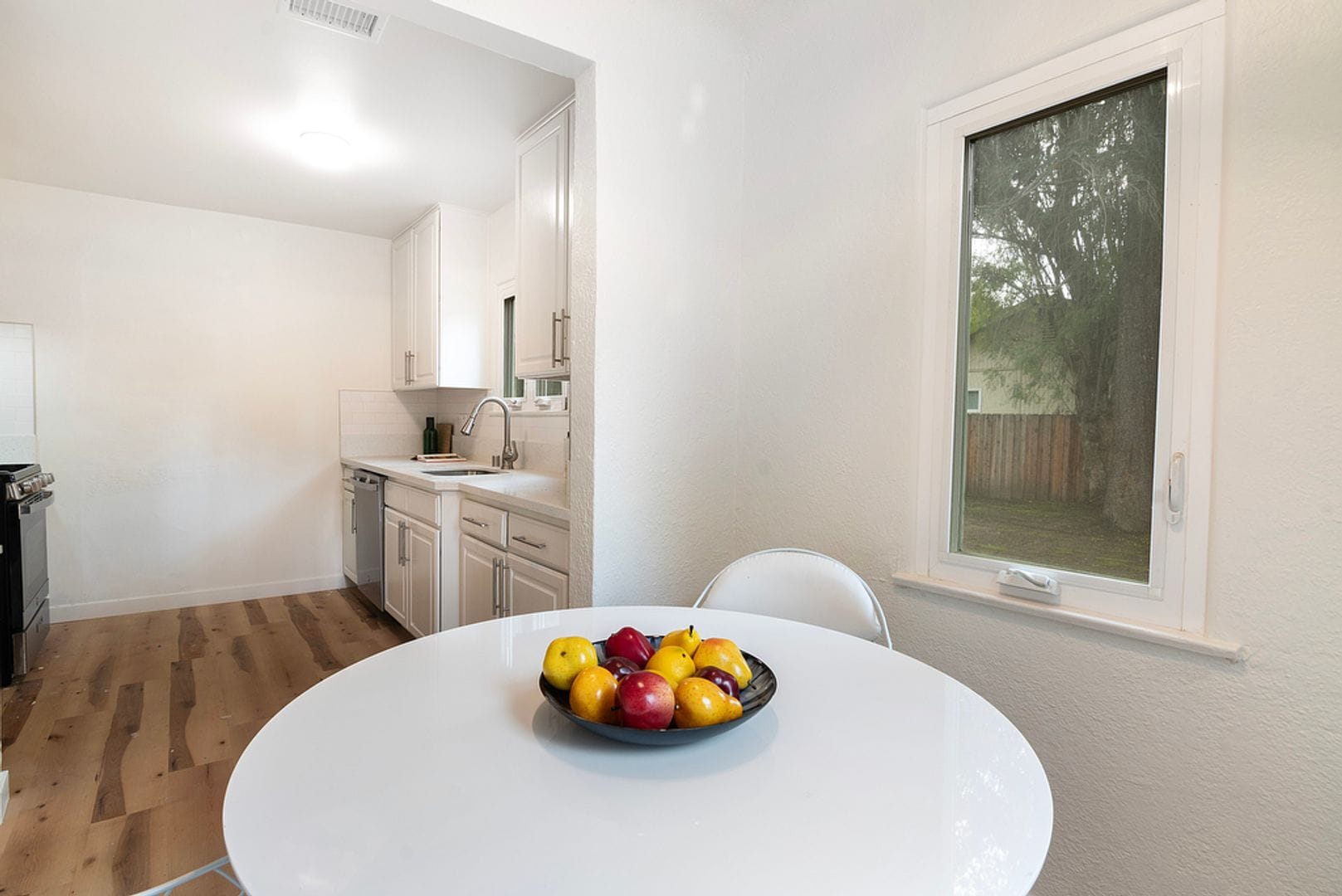 Building Photo - 15944 Hart St