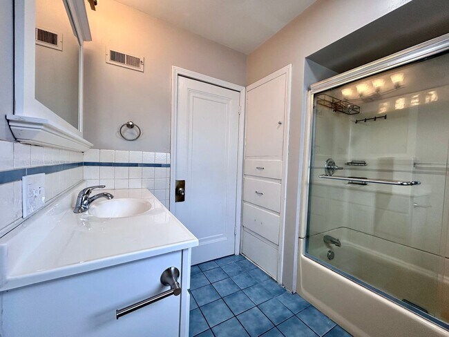 Building Photo - Two Bedroom Home in Muskegon