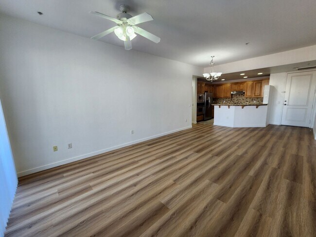 Building Photo - 35 E Agate Ave